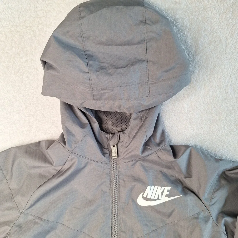 Nike Kids Gray Windrunner Full Zip Hooded‎ Windbreaker Jacket Size 7 6-7Y